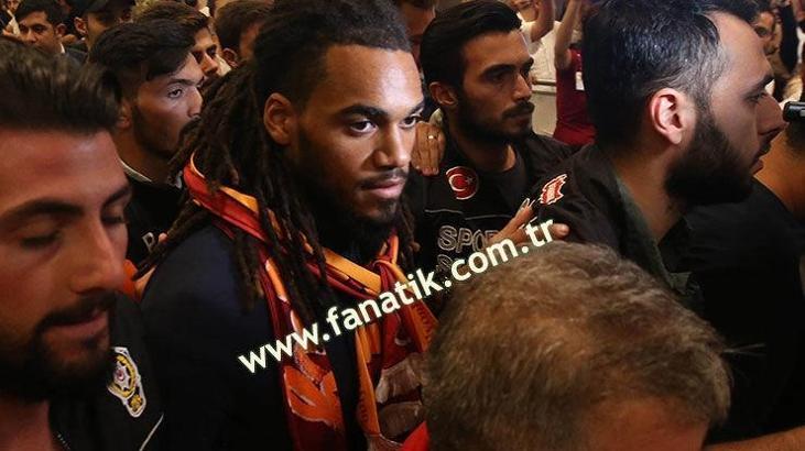 Galatasaray, Denayer'i KAP'a bildirdi