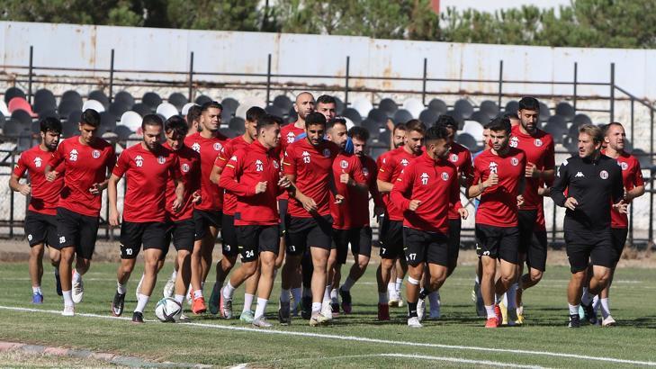 Turgutluspor'da yönetimden taraftarlara 'istifa çağırmayın' ricası