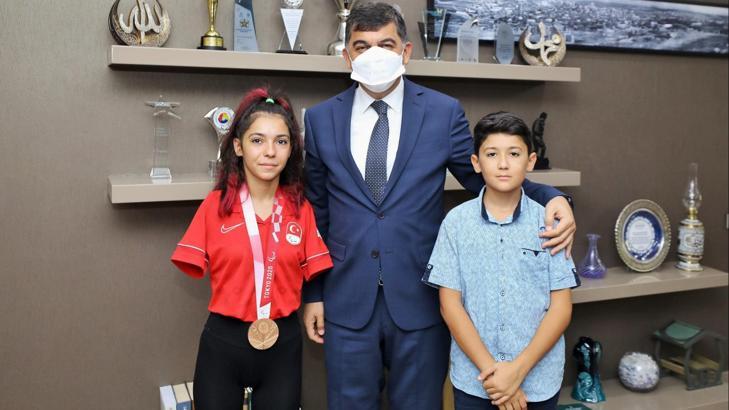 Paralimpik milli yüzücü Sevilay Öztürk'ün gözü yeni başarılarda