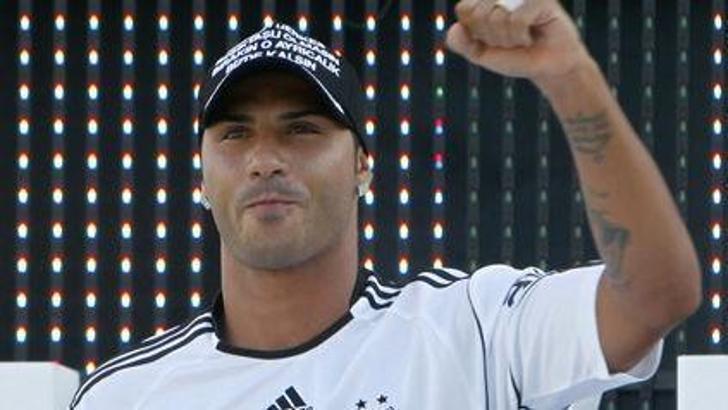 Quaresma mankenliğe soyundu!