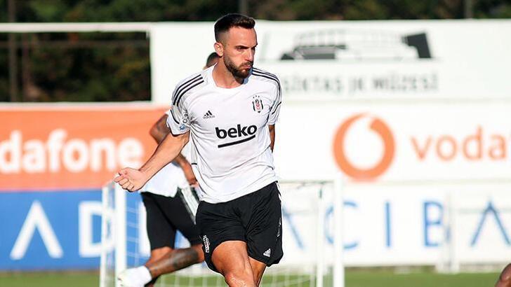 Beşiktaş'ta Kenan Karaman, Başakşehir'e yetişiyor
