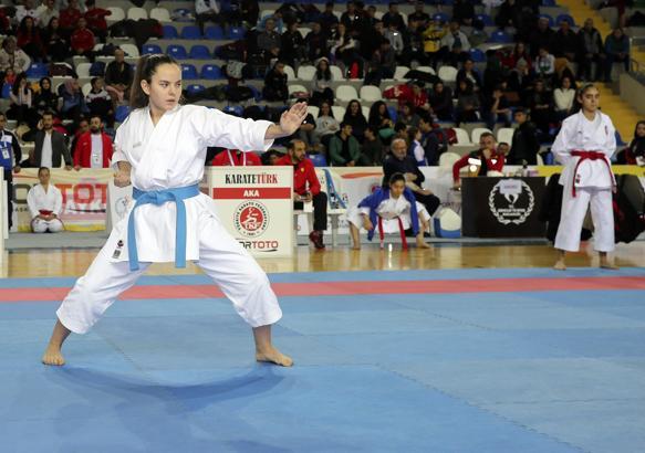Türkiye Karate Şampiyonası Rize'de başladı