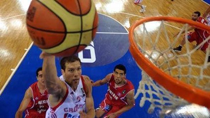 Hırvatistan rahat galip: 84-64