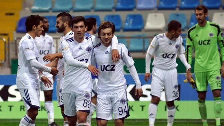 Paşa paşa zirveye: 3-0
