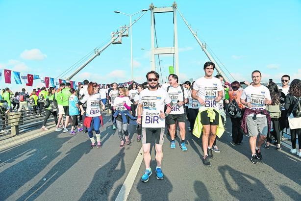Ömer Aslan, MS hastaları için ters koştu