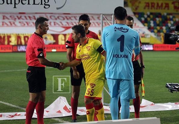 Sabri ve Volkan yine tokalaşmadı!