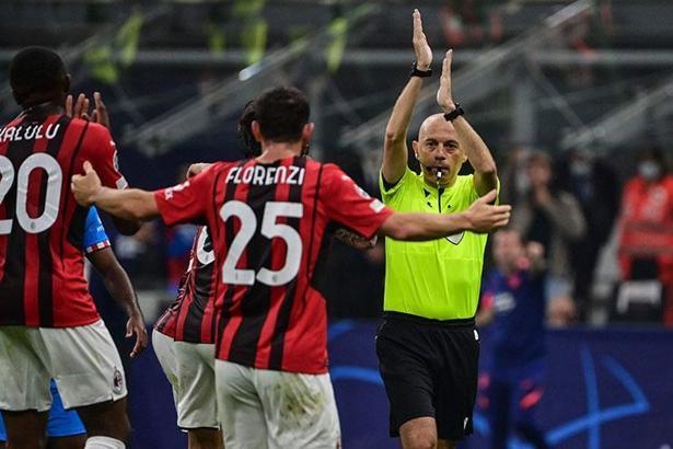 Milan, Cüneyt Çakır'ı UEFA'ya şikayet etti