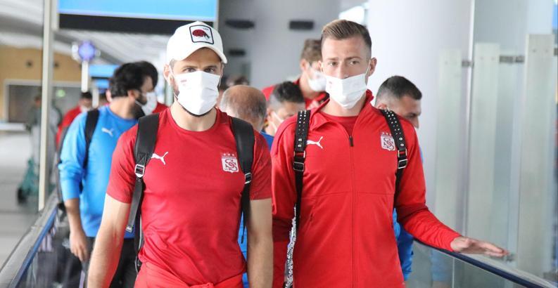 Sivasspor kafilesi, İstanbul'a geldi