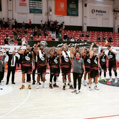 Pınar Karşıyaka'da hasret bitiyor