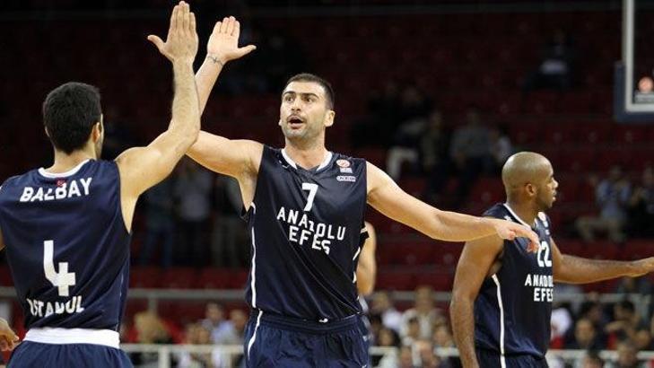 Anadolu Efes farklı geçti: 87-67