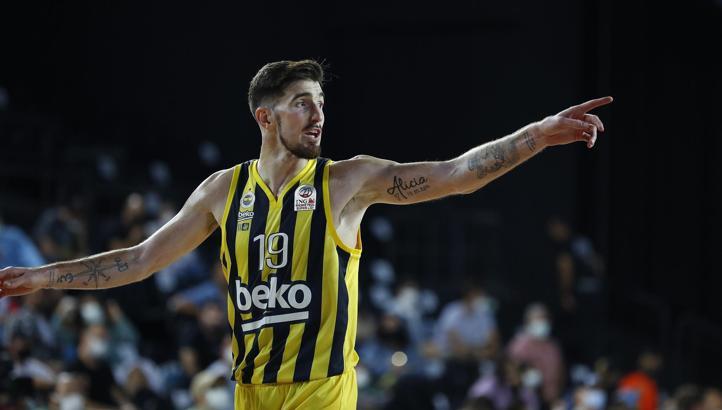 Nando De Colo: Elimizden gelen her şeyi vermeliyiz