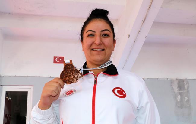 Gökçenur Tarhan'dan Kick Boks Dünya Kupası'nda büyük başarı
