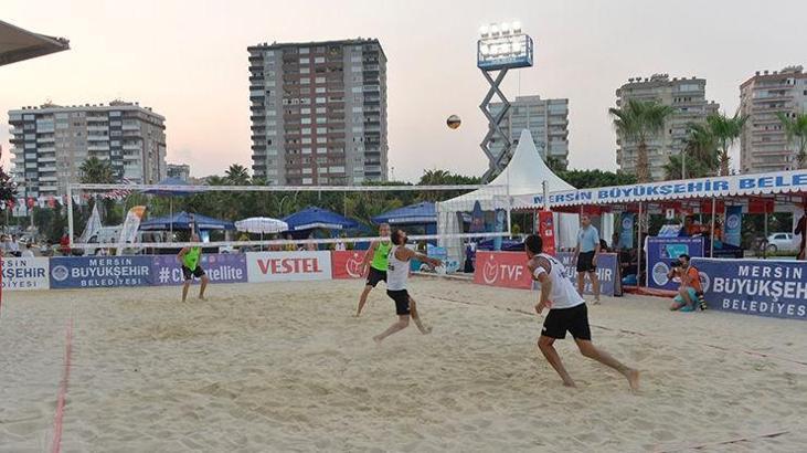 Uluslararası Plaj Voleybolu heyecanı Mersin'i sardı