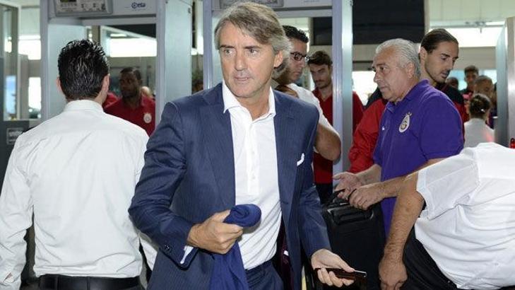 Cim Bom İtalya'ya gitti