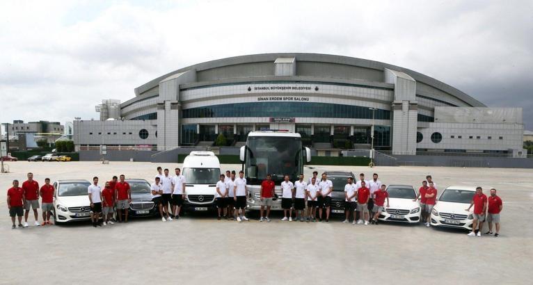 Mercedes-Benz'den millilere dev filo!
