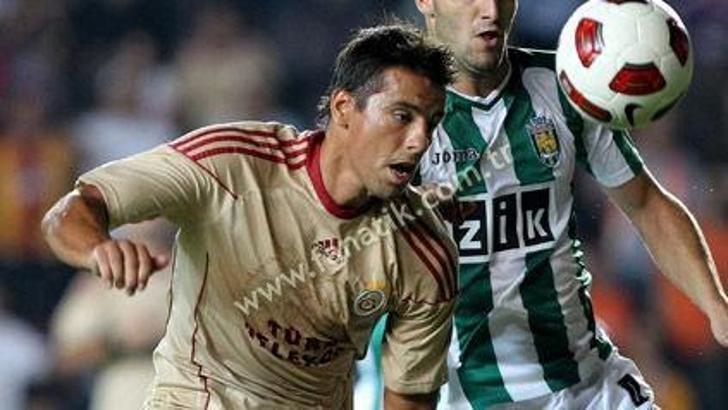 UEFA.com Baros'u övdü