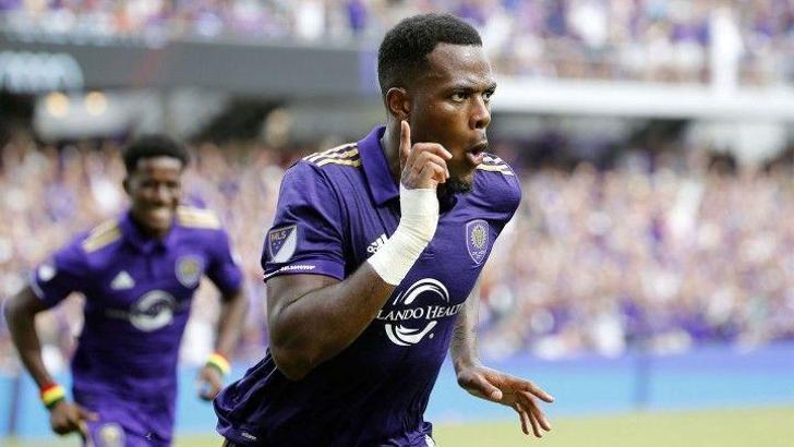 Cyle Larin ısrarı sürüyor