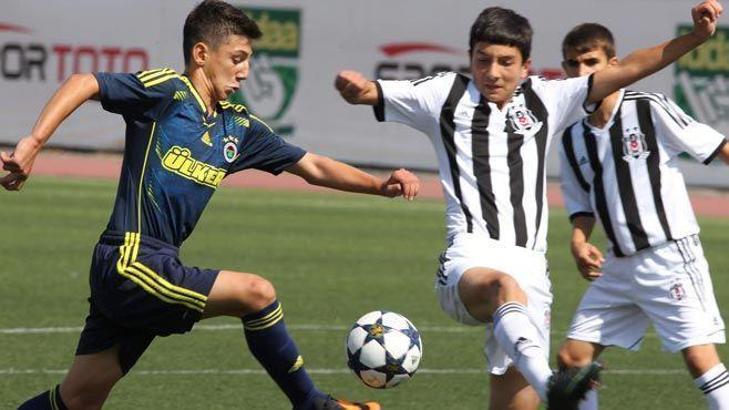 Fenerbahçe Beşiktaş'ı '7' bitirdi: 7-1