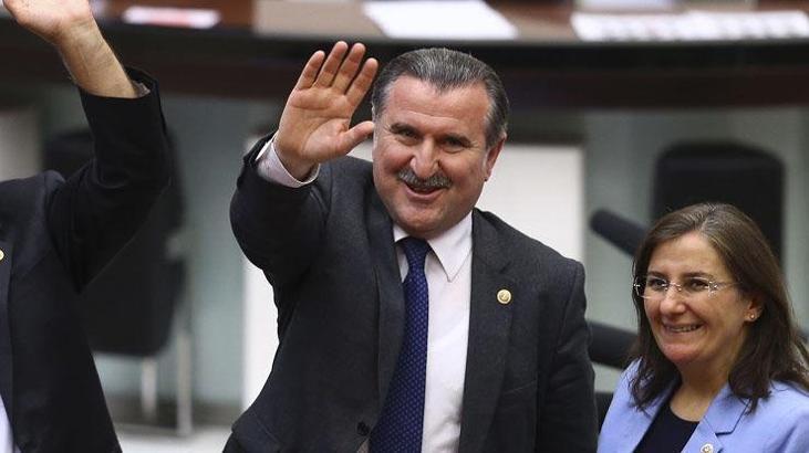 Göksel Gümüşdağ'dan yeni bakan Osman Aşkın Bak'a tebrik
