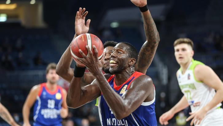 İNG Basketbol Süper Ligi: Anadolu Efes-Yukatel Merkezefendi Belediyesi maç sonucu: 94-93
