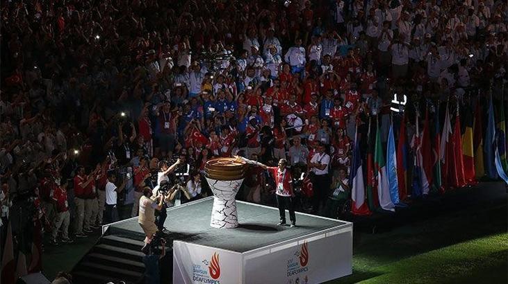 23'üncü Yaz İşitme Engelliler Olimpiyat Oyunları açılış seremonisi ile başladı