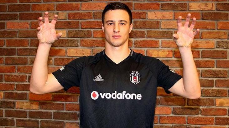 Mitrovic'e şaka gibi teklif
