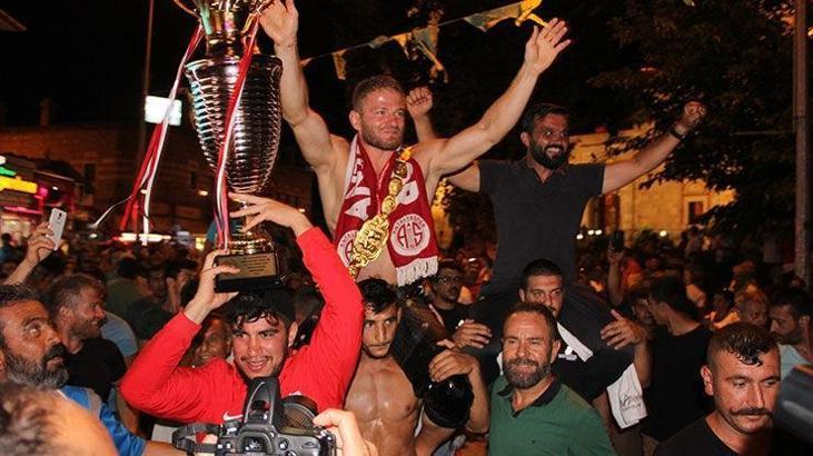 Yağlı güreşe Antalya damgası