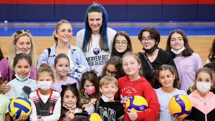 Meryem Boz, Eskişehir'de adını taşıyan akademinin açılışına katıldı