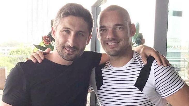 Sneijder'i Sabri Sarıoğlu uğurladı