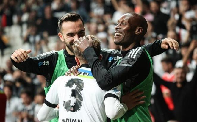 Beşiktaş haberi: Atiba Hutchinson 300'ün peşinde