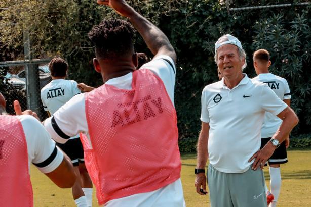 Altay'da Mustafa Denizli'nin hedefi Beşiktaş'ı yenmek
