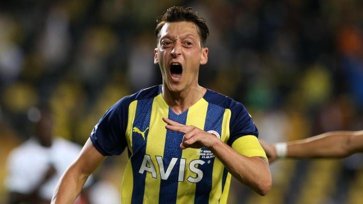 Fenerbahçe'de Mesut Özil siftah yaptı