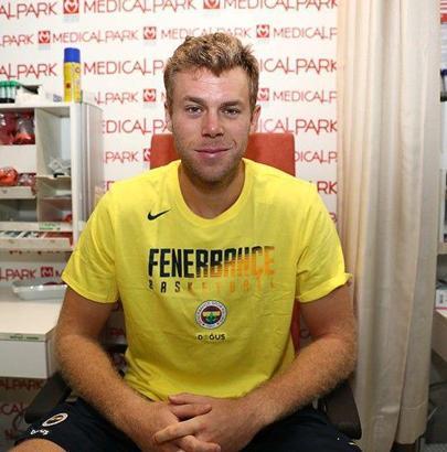 Nicolo Melli sağlık kontrolünden geçti