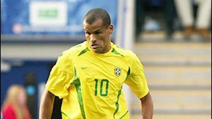 Rivaldo sıcak bakıyor