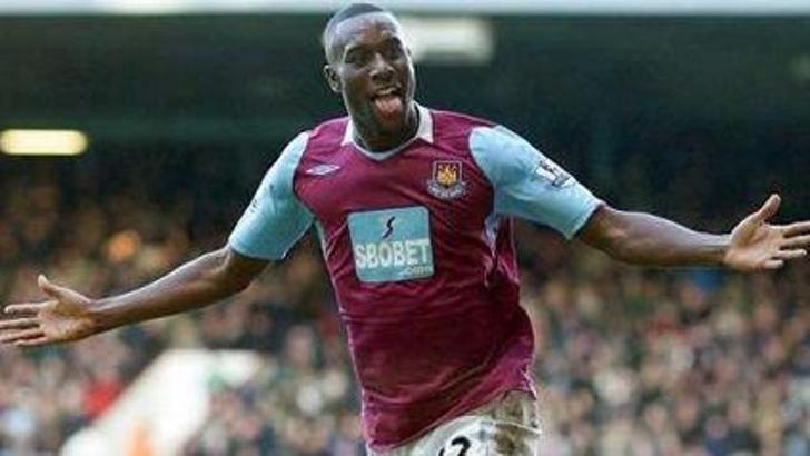 Carlton Cole Liverpool'a doğru