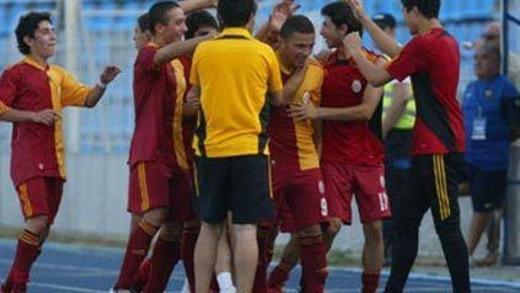 U-17'ler Barça'yı devirdi