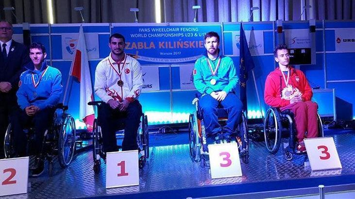 Hakan Akkaya, tekerlekli sandalye eskrimde dünya şampiyonu oldu