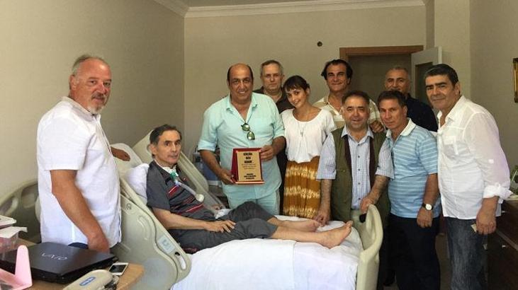 Hababam Sınıfı oyuncuları, İlyas Tüfekçi'yi ziyaret etti
