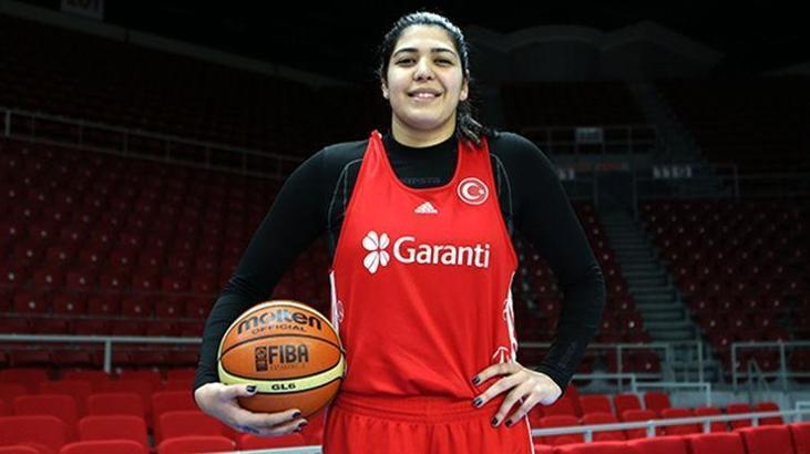 Fenerbahçe, Tilbe Şenyürek ve Özge Yavaş'ı renklerine bağladı