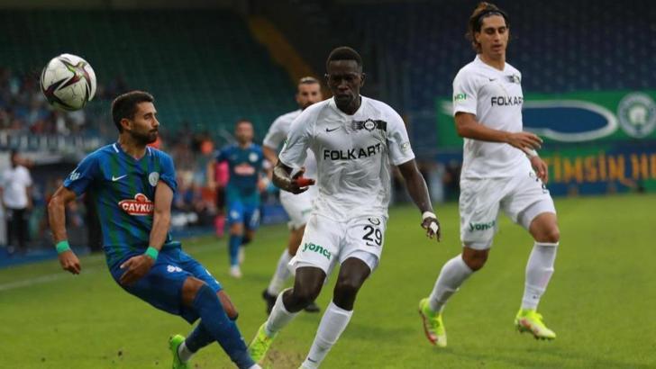 ÖZET Çaykur Rizespor-Altay maç sonucu: 1-2