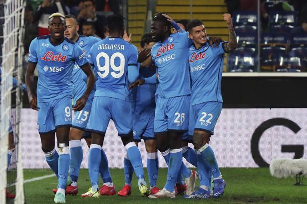 Serie A'nın yeni lideri 4'te 4 yapan Napoli!