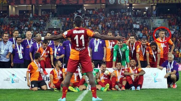 Burak nereye bakıyor!