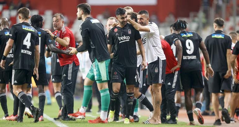 Beşiktaş'ta kadro yine sil baştan