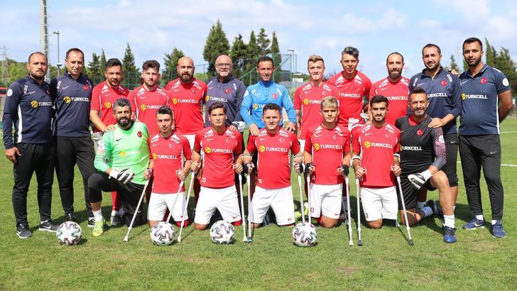Bakan Kasapoğlu, Ampute Milli Takımına başarılar diledi