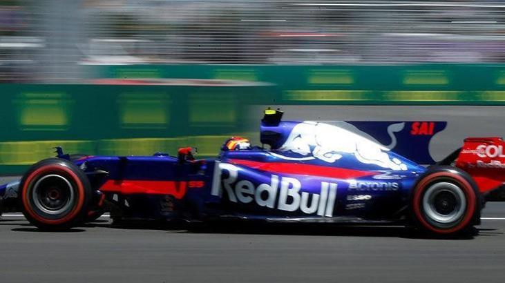 F1 Bakü'de ısınma turları başladı