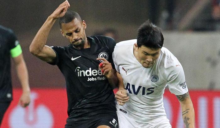 Kim Min-Jae, Frankfurt-Fenerbahçe maçında duvar ördü!