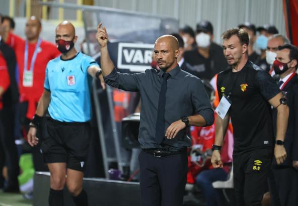 Nestor El Maestro: Bir galibiyet seçme şansımız olsaydı, bu maçı seçerdik