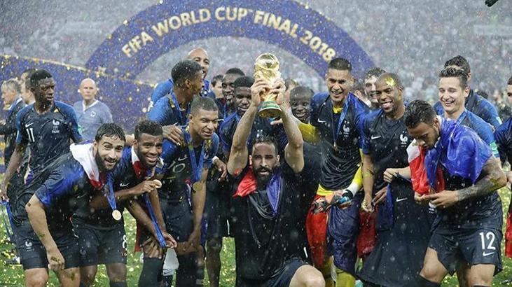 Fenerbahçe'nin görüştüğü Adil Rami kimdir?