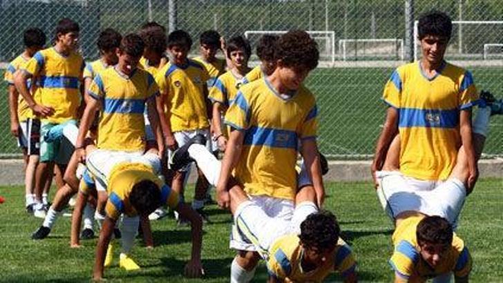 Buca Juniors İngiltere'ye gitti