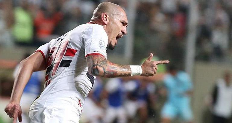 Galatasaray'a Maicon müjdesi
